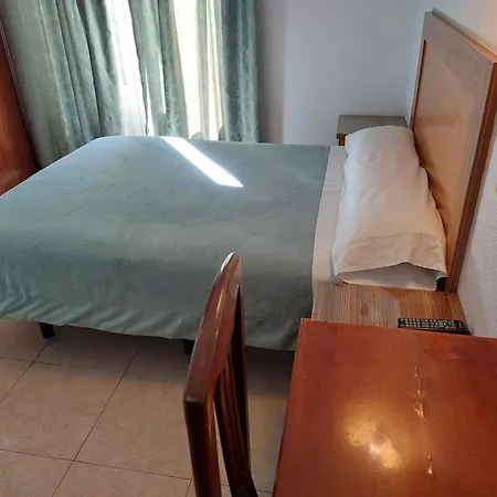 Hostal Rivera Atocha 79-3